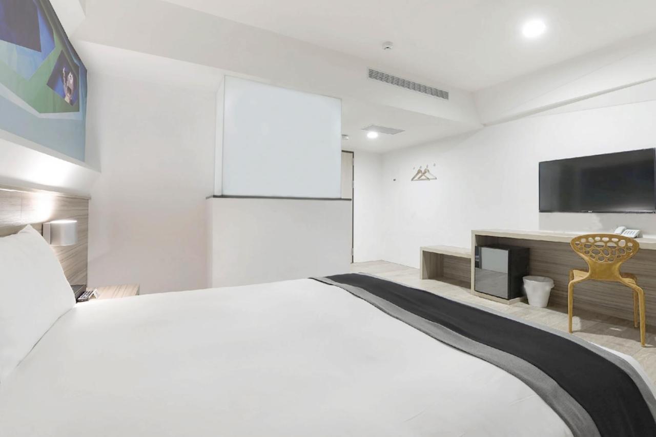 Trans Inn Taichung Buitenkant foto