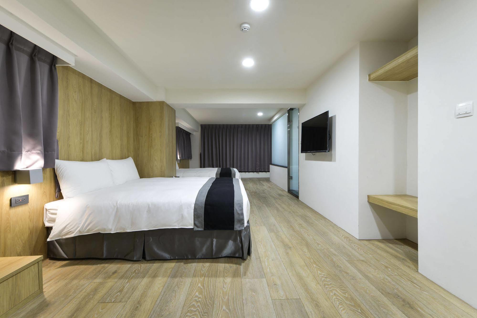Trans Inn Taichung Buitenkant foto